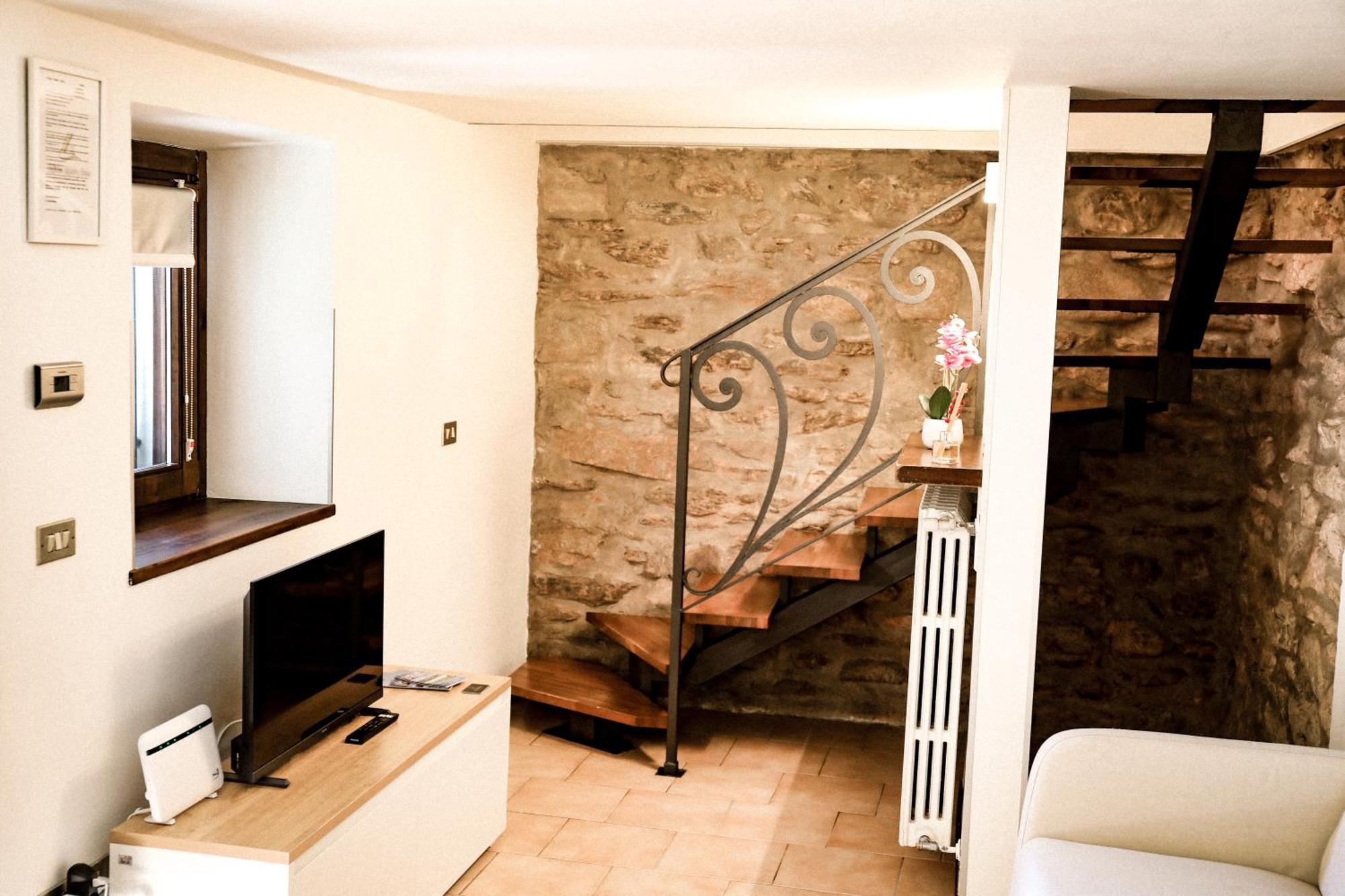 Vittoria Holiday House - Tulip Apartment And Tulip Room Stresa Extérieur photo