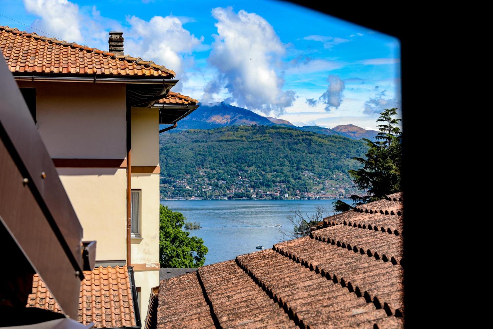 Vittoria Holiday House - Tulip Apartment And Tulip Room Stresa Extérieur photo