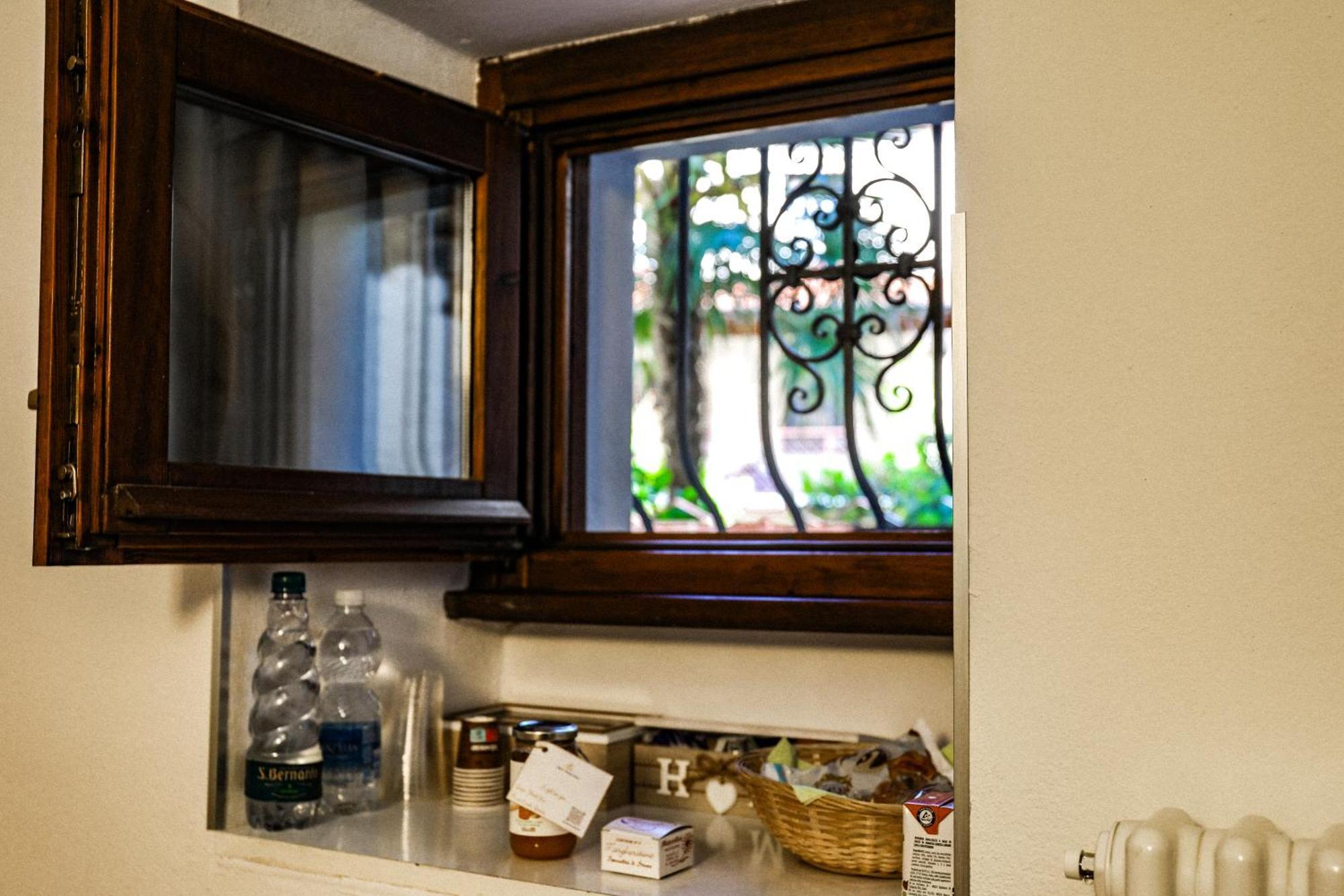 Vittoria Holiday House - Tulip Apartment And Tulip Room Stresa Extérieur photo